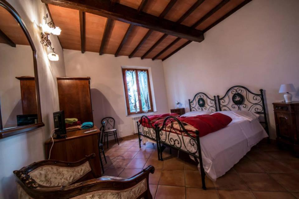 Casa Cecchi Bed & Breakfast Val di Pugna Eksteriør bilde