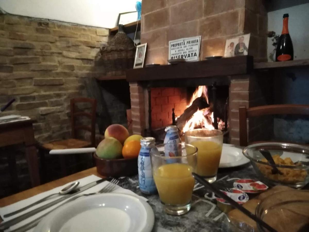 Casa Cecchi Bed & Breakfast Val di Pugna Eksteriør bilde
